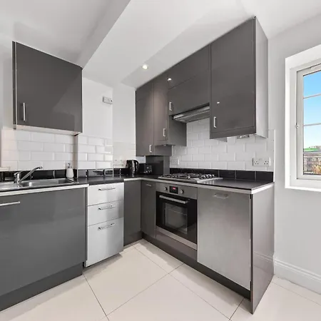 Central London Two Bedroom Serviced Apartment - Nine Elms Luxury Stay - Vauxhall & Westminster Exterior photo