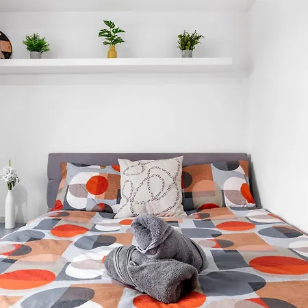 Central London Two Bedroom Serviced Apartment - Nine Elms Luxury Stay - Vauxhall & Westminster Exterior photo