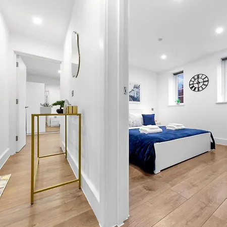 Central London Two Bedroom Serviced Apartment - Nine Elms Luxury Stay - Vauxhall & Westminster Exterior photo