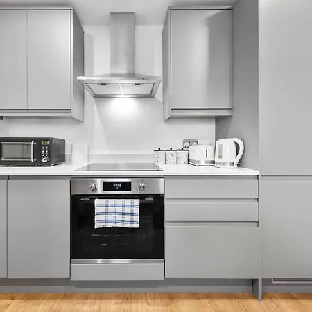 Central London Two Bedroom Serviced Apartment - Nine Elms Luxury Stay - Vauxhall & Westminster Exterior photo