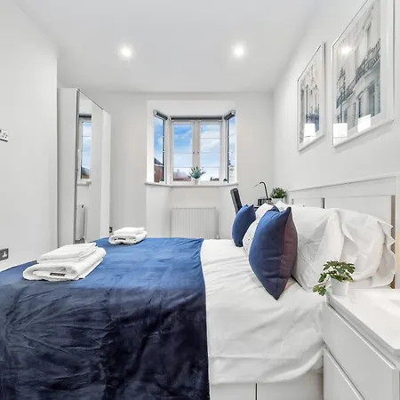 Central London Two Bedroom Serviced Apartment - Nine Elms Luxury Stay - Vauxhall & Westminster Exterior photo