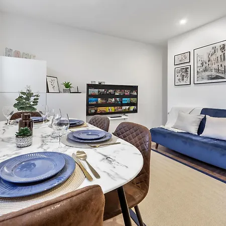 Central London Two Bedroom Serviced Apartment - Nine Elms Luxury Stay - Vauxhall & Westminster Exterior photo