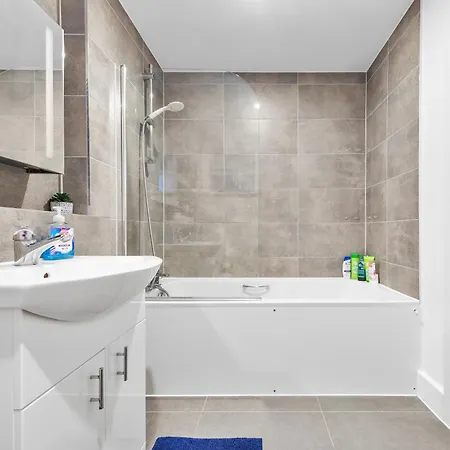 Central London Two Bedroom Serviced Apartment - Nine Elms Luxury Stay - Vauxhall & Westminster Exterior photo