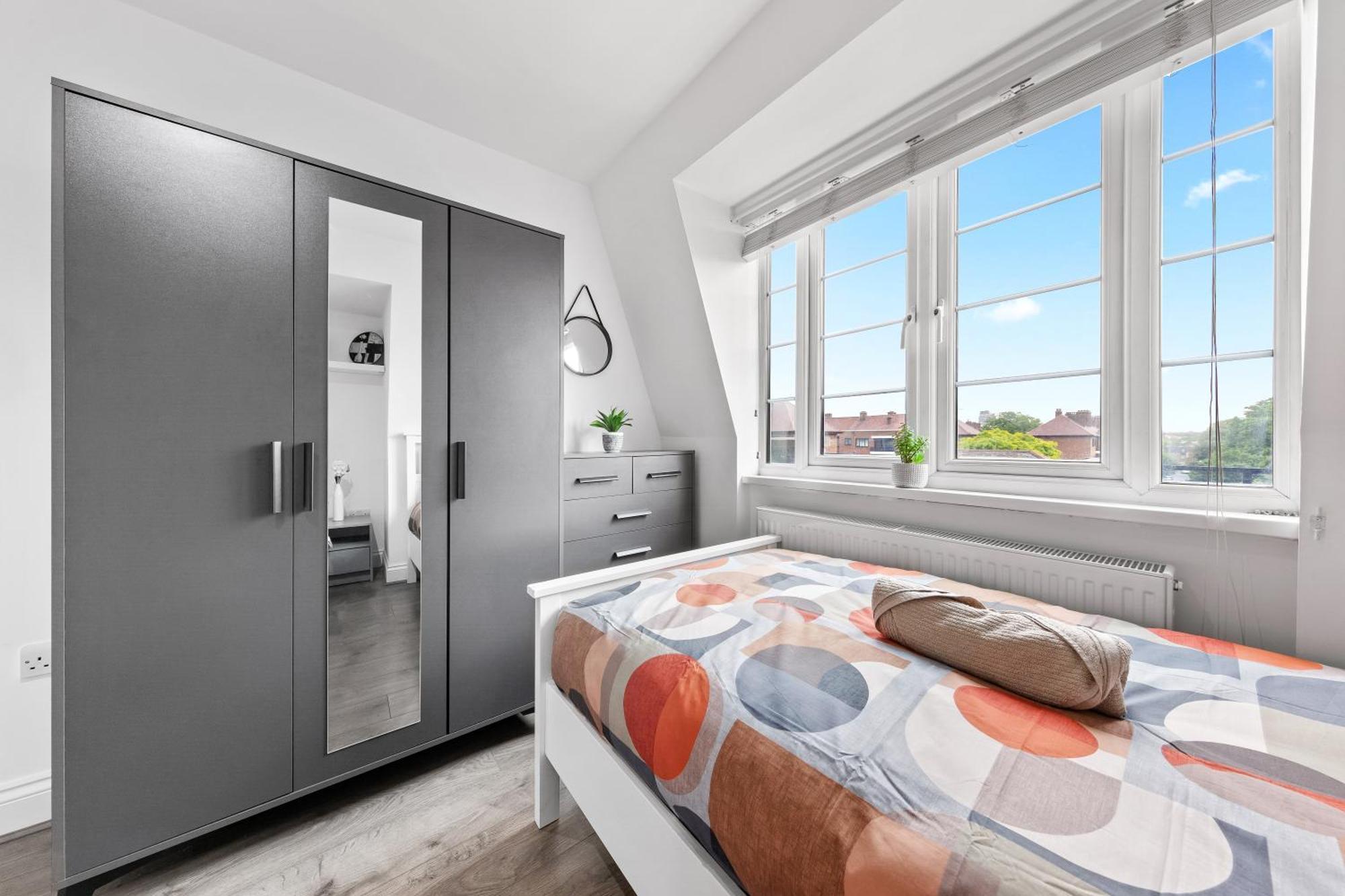 Two Bedroom Serviced - Nine Elms Luxury - Vauxhall & Westminster Apartment London