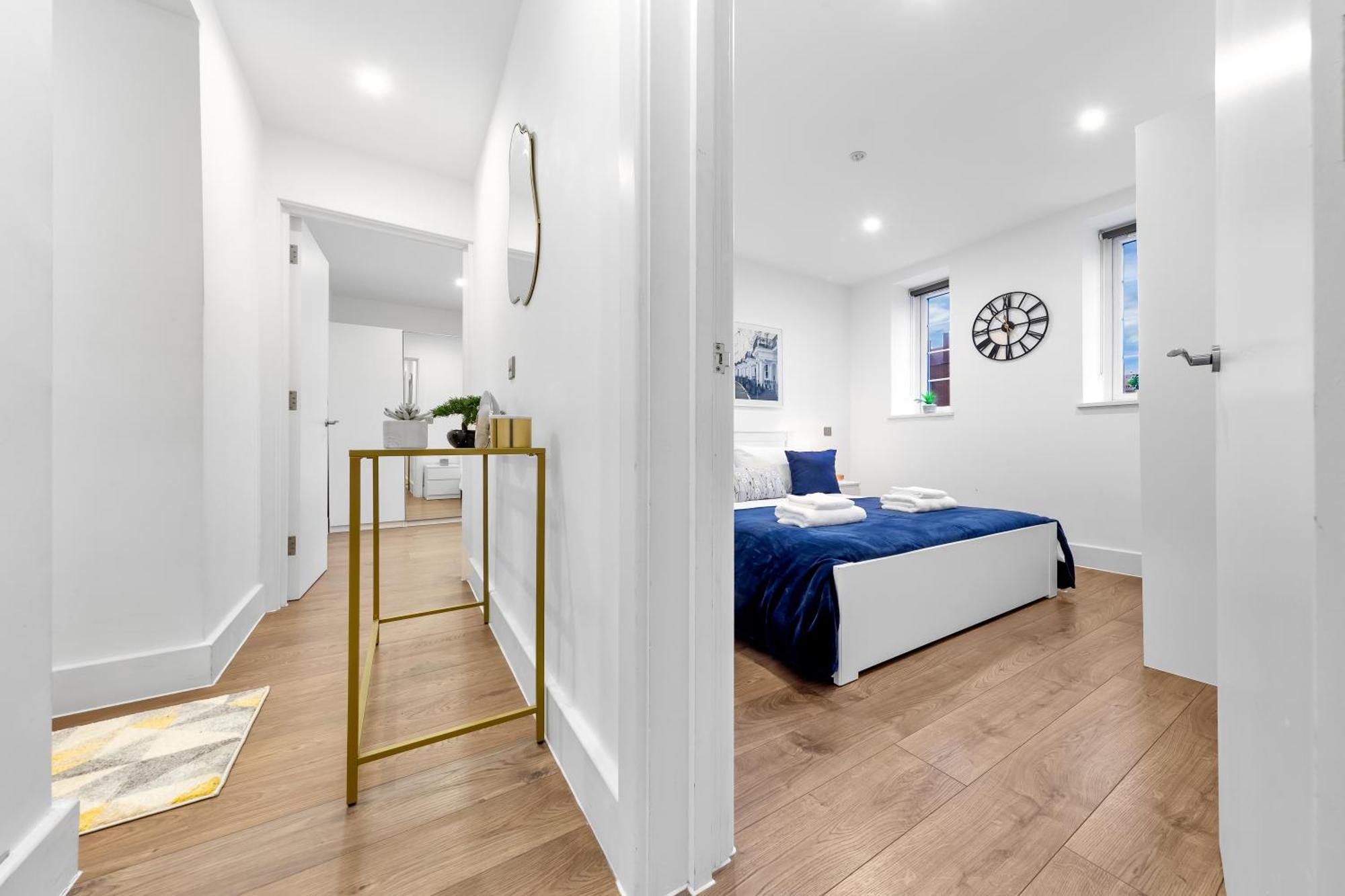 Two Bedroom Serviced - Nine Elms Luxury - Vauxhall & Westminster Apartment *